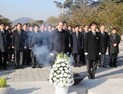 김무성 대표, 봉하마을 찾아 노무현 전 대통령 6주기 추도