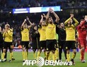 도르트문트, 조 1위로 16강행… 조별리그 최다골 달성