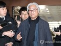 경찰, ‘17명 성추행’ 이윤택 구속영장 신청 “도주-피해자 회유-증거 인멸 우려 있어”