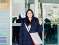 추운 날씨에도 변함없는 윤승아 ‘동안 미모’ 뽐내