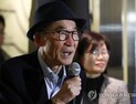 고은, ‘성추행 폭로’ 최영미에 패소… 법원 “손해배상 청구 기각”