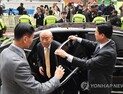“전두환 前대통령, 법정서 긴장해 졸아…결례 범했다” 변호인 사과