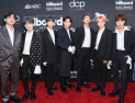 방탄소년단, 2019 빌보드 뮤직 어워드 레드카펫에서 7인7색 수트 패션으로 등장