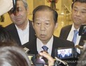 일본 자민당 간사장 “한국에 먼저 손 내밀어야”