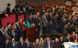 국회 공수처법 표결 전자투표로 진행…한국당 퇴장