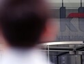 [단독] KT사옥 확진자 발생에 ‘건물폐쇄’… 정부기관은 ‘미적미적’