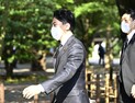 아베 총리, 야스쿠니 신사에 또 공물… “존경과 감사의 마음”