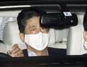 '최장수' 아베 총리 또 병원행…커지는 사임설  