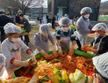 경기꿈의학교 ‘강마을생태둘레길만들기’, 지역사회와 함께 김장나눔봉사
