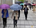 [오늘 날씨] 전국 흐리고 비…일부 내륙에 우박 내려 