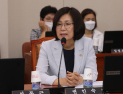 성적 ‘수치심’은 성차별적 법률 용어, ‘불쾌감’으로 바꿔야