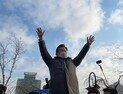 석촌호수 찾은 이재명… “친구들에게 말 한마디 해달라” [쿡정치 포토]