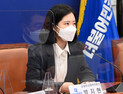 “멱살이라도 잡아야”… 박지현, 민주당 변화 이끌까