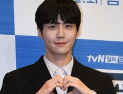 김선호, 연극으로 먼저 복귀…‘터칭 더 보이드’
