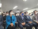 김동연 개표상황실, 출구조사 나오자 ‘아쉬움’ ‘탄식’ [쿡정치 현장]