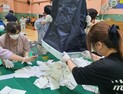 6.1지선 태백시 개표장에서 첫번째로 열린 투표함