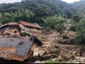 산사태에 무너진 주택… 일본 ‘기록적 폭우’에 4명 사망