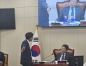 野 ‘집단 퇴장’에 과방위 일시정회...의사진행 발언 놓고 ‘대립’
