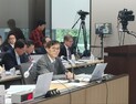 이창용 총재 “가계부채 안 잡히면 기준금리 인상 고려”