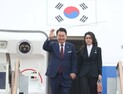 尹대통령 APEC 출국… 수능 수험생 응원 메시지