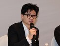 한동훈·이정재 인증 사진에…정치 테마株 급부상