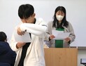 '내 점수는?' 수능 성적표 배부 