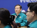 정부 “거점 국립대 의대교수 1000명까지 늘릴 것”