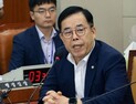 박성중 “MBC 노골적 민주당 선거운동…기상캐스터가 숫자 ‘1’ 외쳐”