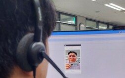 “돈 왜 찾아가세요” 질문, 불쾌하시죠? 그래도 [보이스피싱 막은 사람들①] 