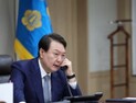 尹대통령-싱가포르 총리와 통화 외교…“양국 협력 강화”