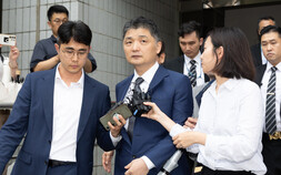 창업자 구속에 ‘시계 제로’ 카카오…“AI·쇄신 작업 엔진 꺼져”