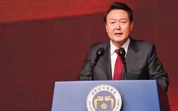 尹 “우리는 운명공동체…함께 여소야대 이겨내야” [7·23 국힘 전당대회]