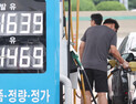 주유소 기름값 3주 연속 하락…휘발유, 5주 만에 1600원대 진입