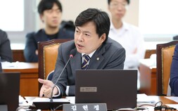 “굽네, 일방적 납품가 인상…홍철호 정무수석 이익 늘려줘” [2024 국감]