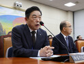 ‘뉴라이트’ 논란 독립기념관장 두 달만에 “1945 광복 노코멘트→인정”