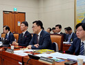 ESG공시 ‘우왕좌왕’ 비판에 김병환 “빨리 하겠다” [2024 국감]