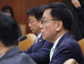 원·달러 1400원에 구두개입…최상목 “변동성 커지면 안정조치”