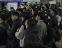 ‘尹탄핵’ 표결 전 여의도 대규모 집회…9호선, 의사당역·여의도역 무정차 통과