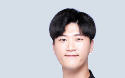 탄핵 표결 날 ‘개 사진’…임영웅이 촉발한 정치 참여 논란 [데스크 창]