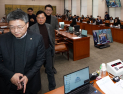 신동욱 “의원직 걸테니 사과하라”…문체위 현안질의 파행