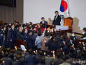 野, ‘연쇄탄핵’ 예고…정부 혼수상태 위기