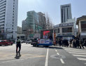 교차로 한가운데 시위 트럭 떡하니…경찰은 ‘외면’