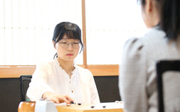 일본 신예에게 무릎 꿇은 최정, ‘반집’ 역전패로 준우승 [바둑]