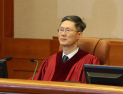 ‘문형배 살인 예고’ 유튜버, 난동 부리다 체포…檢, 영장 불청구