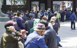 비싼 요양병원 떠미는 급여체계…“집에서 돌봄 받도록 개편해야”