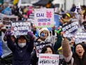 직장인 10명 중 7명 “탄핵 집회, 민주주의 발전에 ‘긍정’”