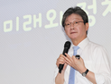유승민, 대선 불출마…“진정한 보수의 길 계속 갈 것”