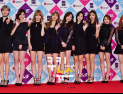 트와이스, 8년 만의 콜드플레이 내한 공연 오프닝…“좋은 추억 될 것” [쿠키 현장]