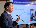 국회 찾은 최태원 “메가 샌드박스 도입…인센티브 줘야”
