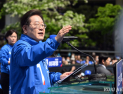“그놈이 그놈 아냐”…이재명, RE100·지역발전 내세워 구미서 유세 [21대 대선]